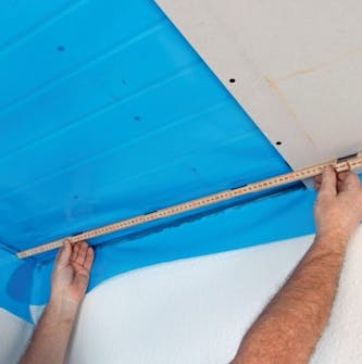 Slätt innertak: Mät nu för gipsskivorna i den första raden Slätt innertak: Mät nu för gipsskivorna i den första raden